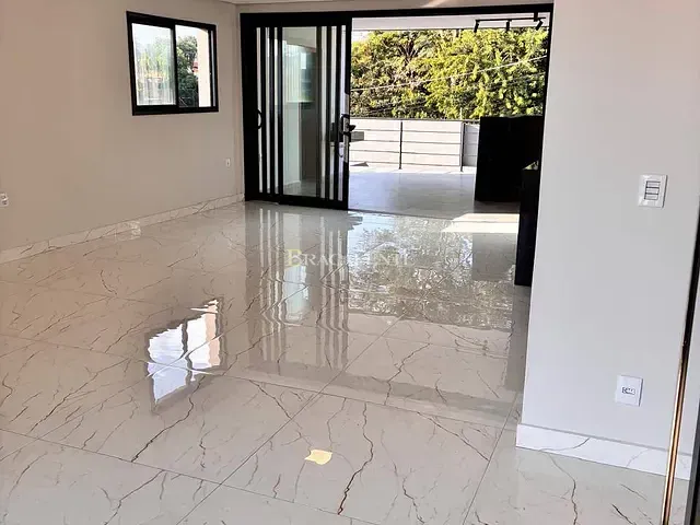 Casa com 420m² 3 quartos e 5 banheiros, à venda, no bairro Jardim São Marcos em Valinhos