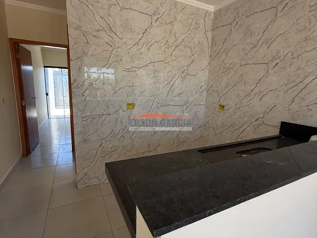 Casa 1 quarto e 1 banheiro, à venda, no bairro Loteamento Parque Santa Cristina em Sorocaba
