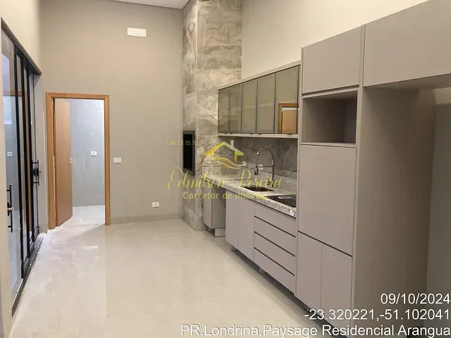 Casa com 256m² 3 quartos e 2 banheiros, à venda, no bairro Gleba Simon Frazer em Londrina