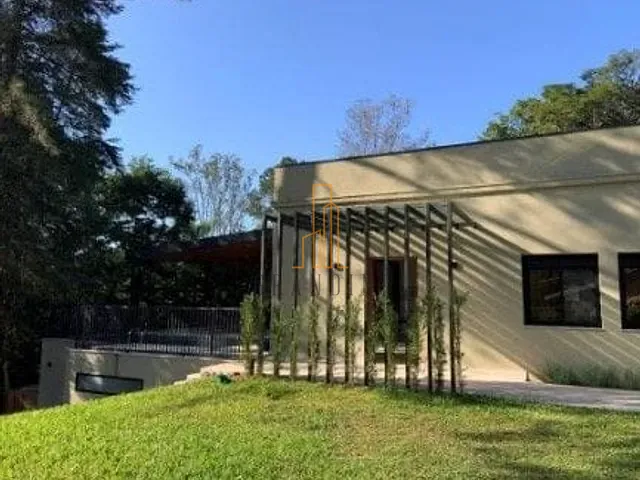 Casa com 1200m², à venda ou para alugar, no bairro Tanque em Atibaia