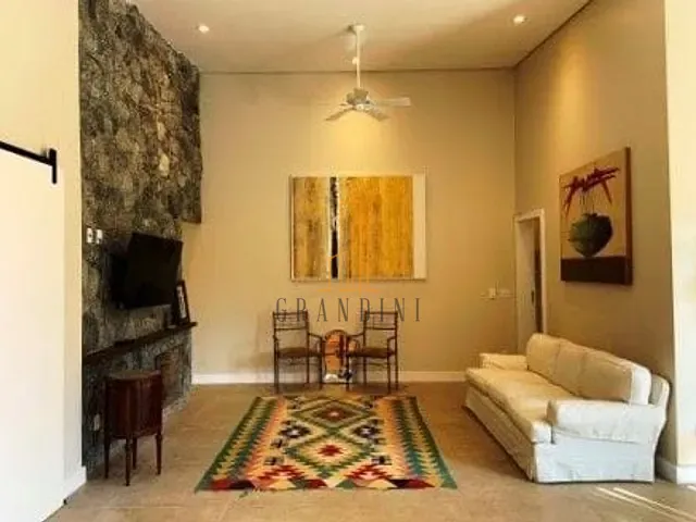 Casa com 1200m², à venda ou para alugar, no bairro Tanque em Atibaia