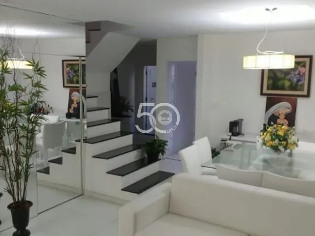 Casa 4 quartos e 5 banheiros, à venda, no bairro Freguesia (Jacarepaguá) em Rio de Janeiro