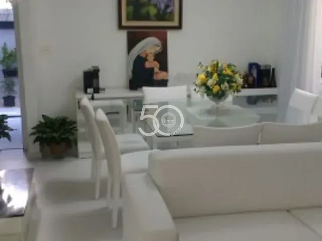 Casa 4 quartos e 5 banheiros, à venda, no bairro Freguesia (Jacarepaguá) em Rio de Janeiro