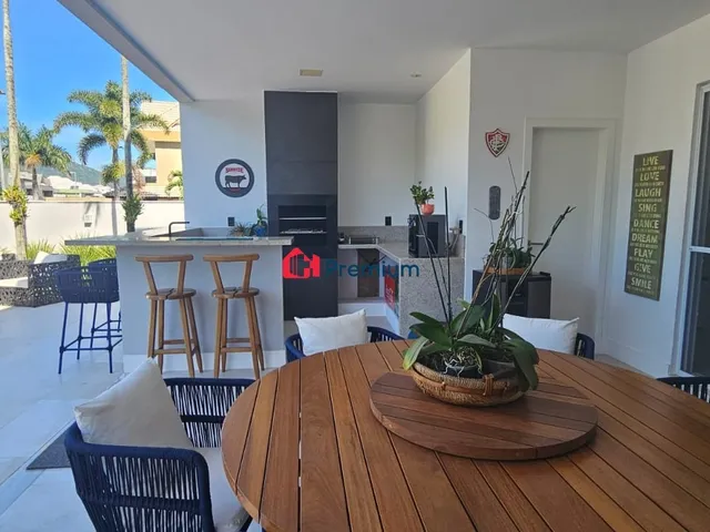 Casa 4 quartos e 7 banheiros, à venda, no bairro Recreio dos Bandeirantes em Rio de Janeiro