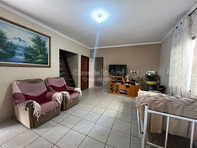 Casa com 250m² 4 quartos e 2 banheiros, à venda, no bairro Parque Residencial Groot em Holambra