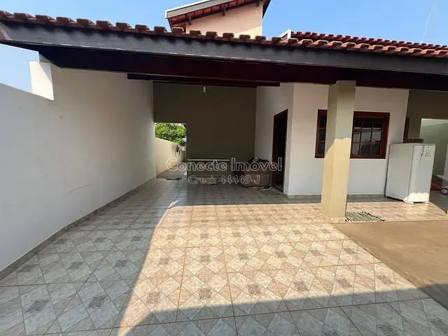 Casa com 250m² 4 quartos e 2 banheiros, à venda, no bairro Parque Residencial Groot em Holambra