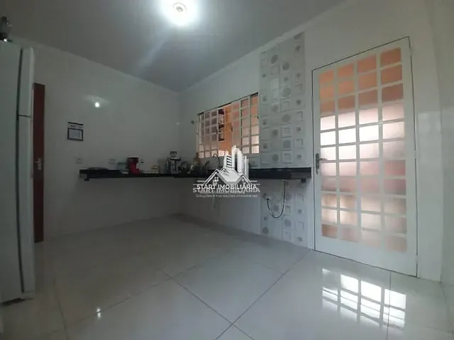 Casa 2 quartos e 2 banheiros, à venda, no bairro Freitas em Pederneiras