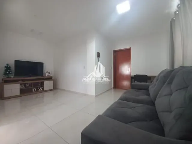 Casa 2 quartos e 2 banheiros, à venda, no bairro Freitas em Pederneiras