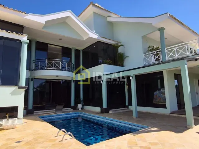 Casa 5 quartos e 6 banheiros, à venda, no bairro Floresta em Concórdia