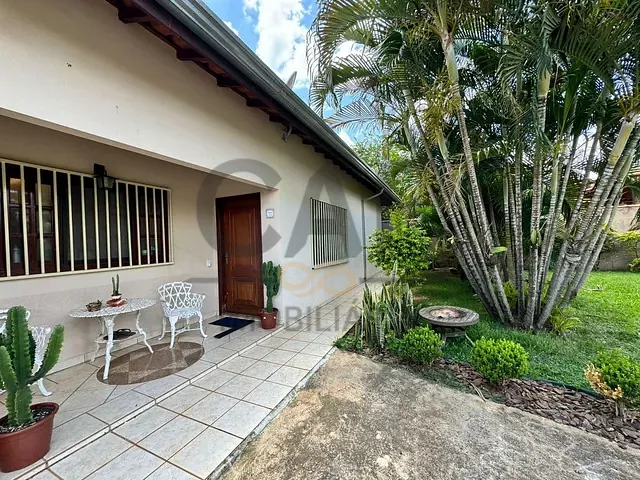 Casa com 1000m² 2 quartos e 3 banheiros, à venda, no bairro Villa de Holanda em Holambra