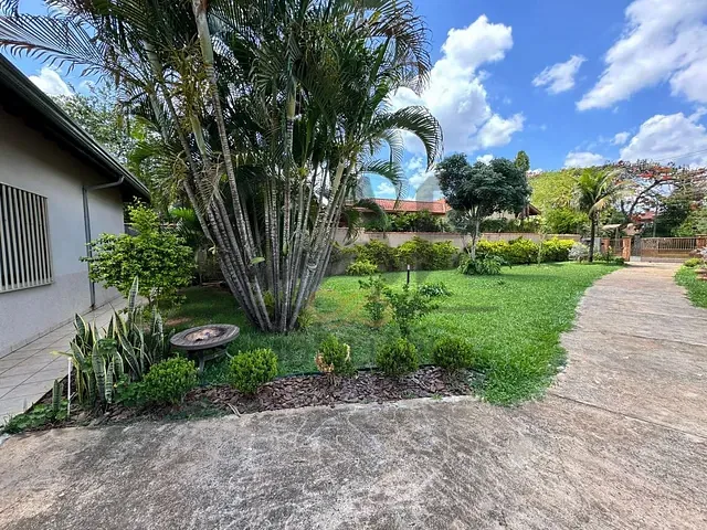 Casa com 1000m² 2 quartos e 3 banheiros, à venda, no bairro Villa de Holanda em Holambra