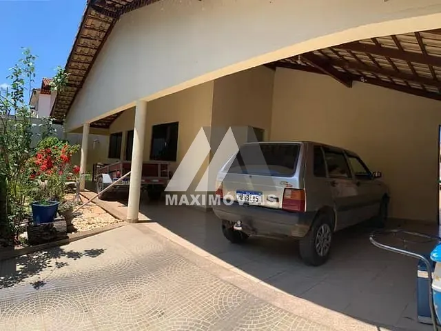 Casa 4 quartos e 2 banheiros, à venda, no bairro São José em Bom Despacho