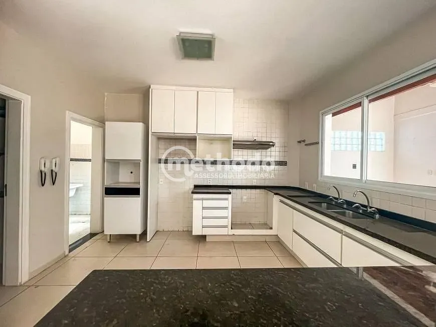 Casa, 3 quartos, 214 m² - Foto 10