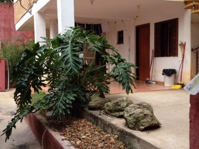 Casa com 600m² 4 quartos e 5 banheiros, à venda, no bairro Colinas de São Fernando em Cotia