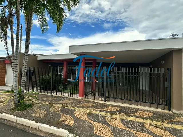 Casa com 300m² 3 quartos e 1 banheiro, à venda, no bairro Centro em Conchal