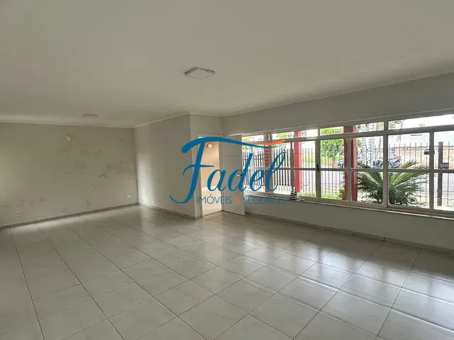 Casa com 300m² 3 quartos e 1 banheiro, à venda, no bairro Centro em Conchal