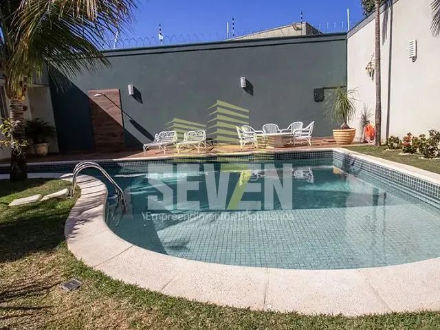 Casa com 525m² 2 quartos e 3 banheiros, à venda, no bairro Jardim Colonial em Bauru