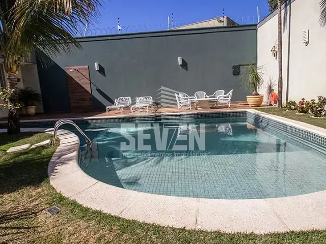 Casa com 525m² 2 quartos e 3 banheiros, à venda, no bairro Jardim Colonial em Bauru