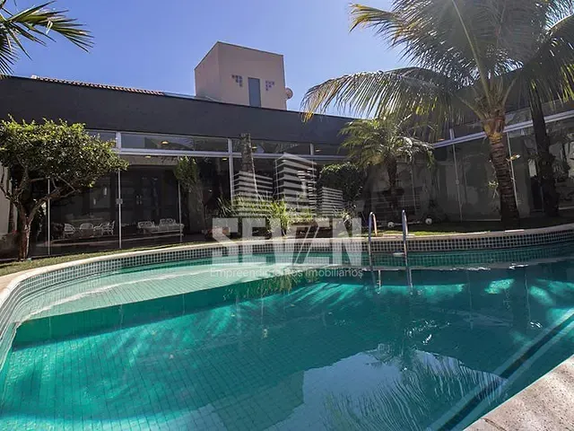 Casa com 525m² 2 quartos e 3 banheiros, à venda, no bairro Jardim Colonial em Bauru