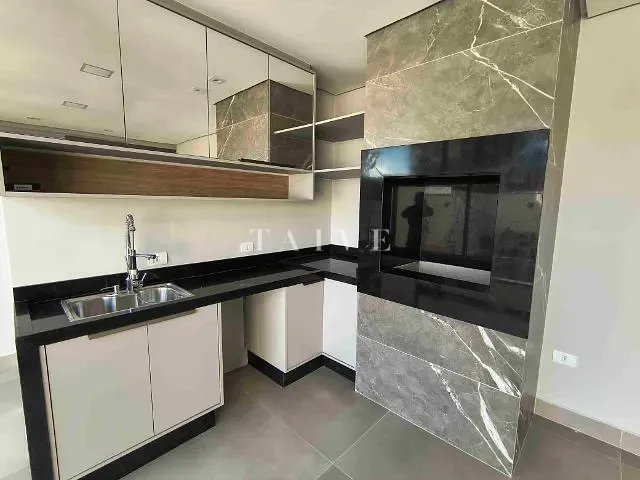 Casa com 250m² 4 quartos e 5 banheiros, à venda, no bairro Cidade Industrial 2 em Londrina