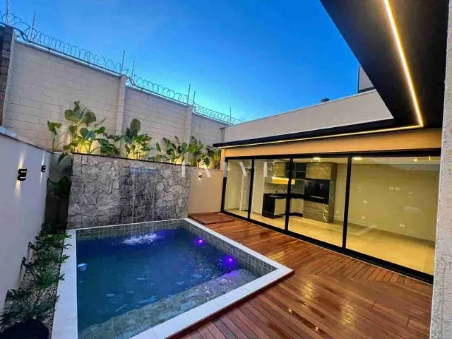 Casa com 250m² 4 quartos e 5 banheiros, à venda, no bairro Cidade Industrial 2 em Londrina