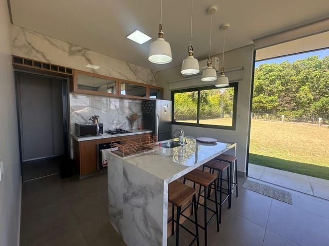 Casa com 1950m² 2 quartos e 3 banheiros, à venda, no bairro Carrilho em Nerópolis