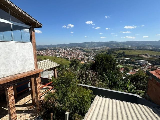 Casa com 500m² 4 quartos e 2 banheiros, à venda, no bairro Vila Rica em Extrema