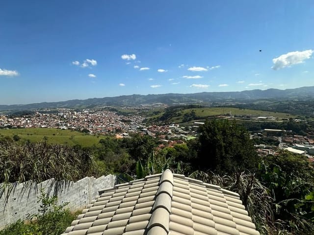 Casa com 500m² 4 quartos e 2 banheiros, à venda, no bairro Vila Rica em Extrema