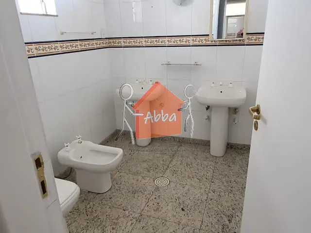 Casa com 600m² 3 quartos e 3 banheiros, à venda ou para alugar, no bairro Brooklin em São Paulo