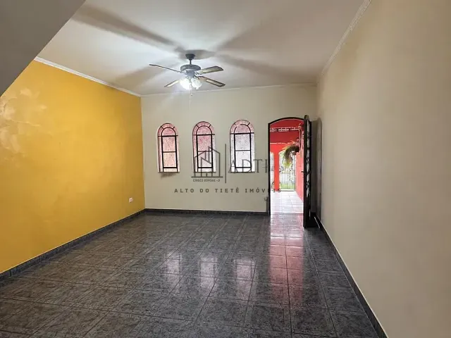 Casa com 142m² 3 quartos e 2 banheiros, à venda, no bairro Cézar de Souza em Mogi das Cruzes