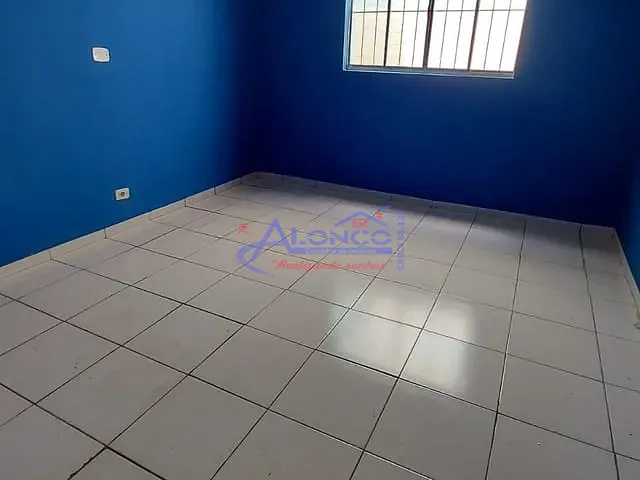 Casa com 70m² 1 quarto e 1 banheiro, para alugar, no bairro Jardim Paraíso em Jacareí