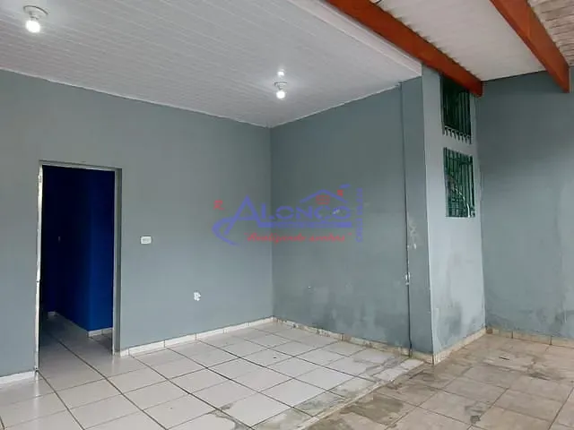 Casa com 70m² 1 quarto e 1 banheiro, para alugar, no bairro Jardim Paraíso em Jacareí