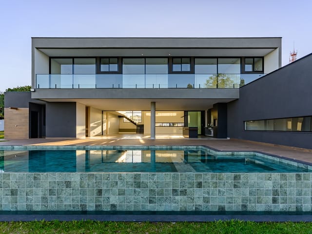 Casa 4 quartos e 6 banheiros, à venda, no bairro Park Way em Brasília