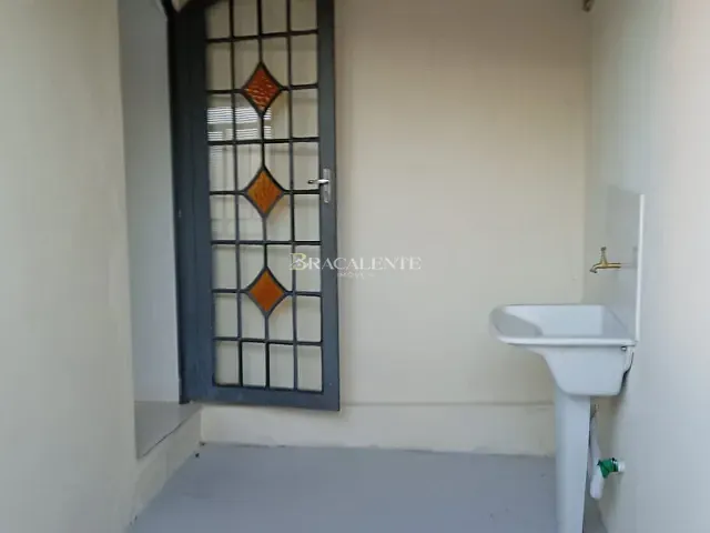 Casa com 60m² 2 quartos e 1 banheiro, para alugar, no bairro Vila São Sebastião em Valinhos