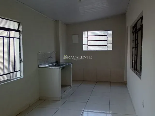 Casa com 60m² 2 quartos e 1 banheiro, para alugar, no bairro Vila São Sebastião em Valinhos