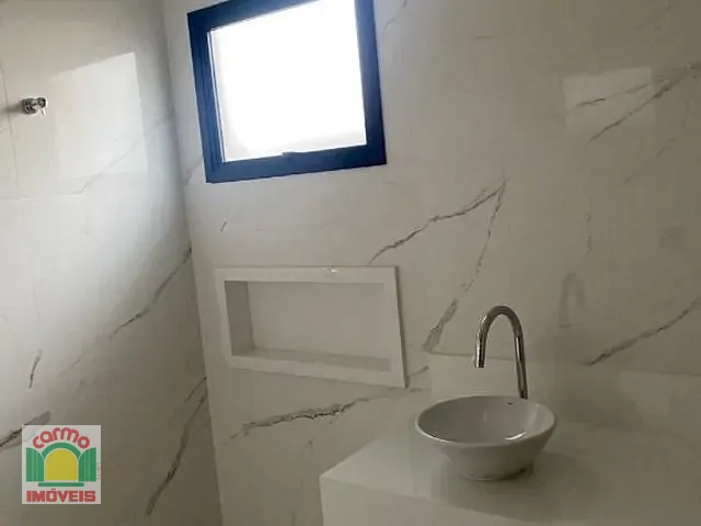 Casa com 360m² 3 quartos e 3 banheiros, à venda, no bairro Condomínio Residencial Gaudí em Anápolis