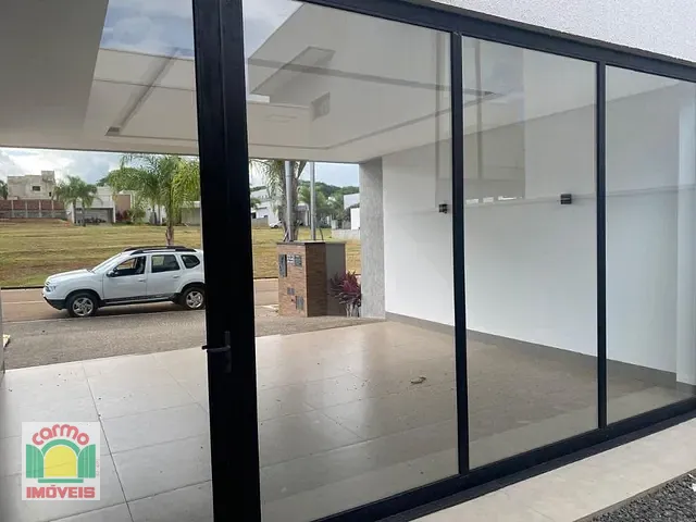 Casa com 360m² 3 quartos e 3 banheiros, à venda, no bairro Condomínio Residencial Gaudí em Anápolis
