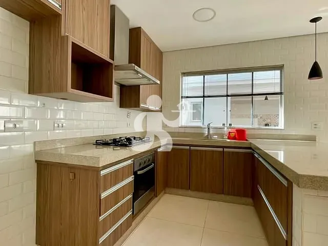 Casa 3 quartos e 5 banheiros, à venda, no bairro Nova Pompéia em Piracicaba