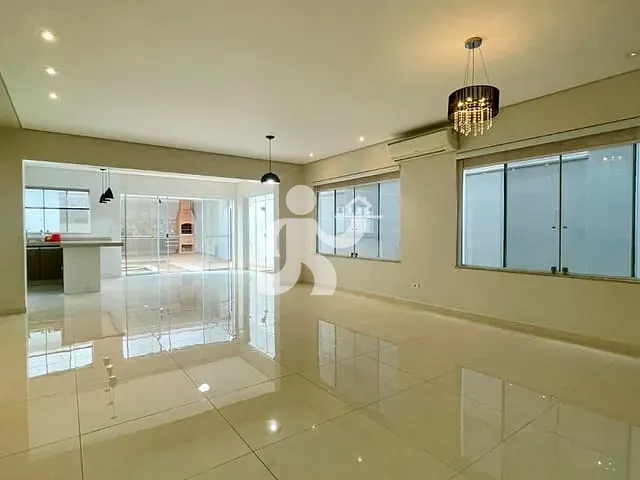Casa 3 quartos e 5 banheiros, à venda, no bairro Nova Pompéia em Piracicaba