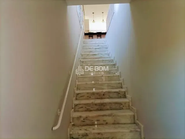 Casa com 447m² 3 quartos e 3 banheiros, à venda, no bairro Condomínio Pitangueiras em Poços de Caldas
