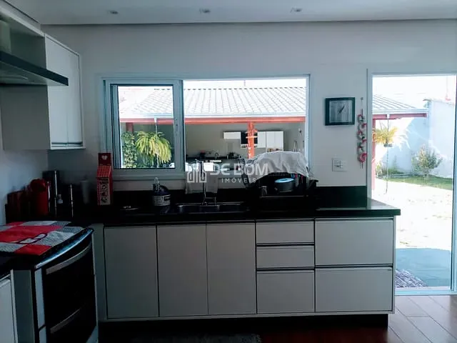 Casa com 447m² 3 quartos e 3 banheiros, à venda, no bairro Condomínio Pitangueiras em Poços de Caldas