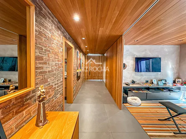 Casa com 560m² 4 quartos e 4 banheiros, à venda, no bairro Alphaville em Barueri