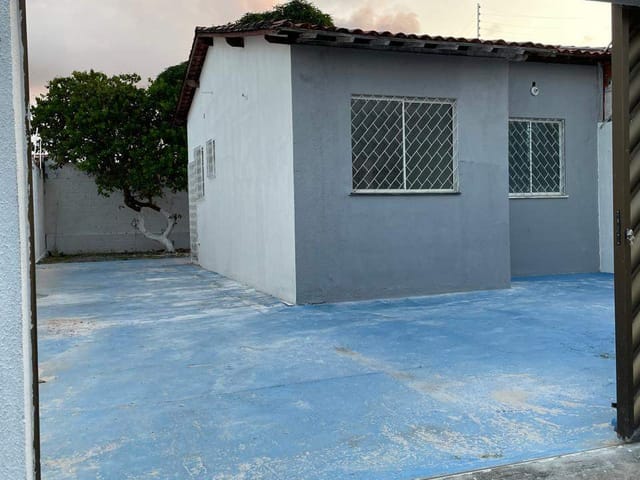 Casa 2 quartos e 1 banheiro, para alugar, no bairro Aruana em Aracaju