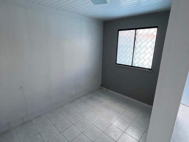 Casa 2 quartos e 1 banheiro, para alugar, no bairro Aruana em Aracaju