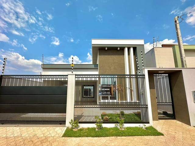 Casa com 250m² 3 quartos e 2 banheiros, à venda, no bairro Residencial Veneza em Nova Mutum