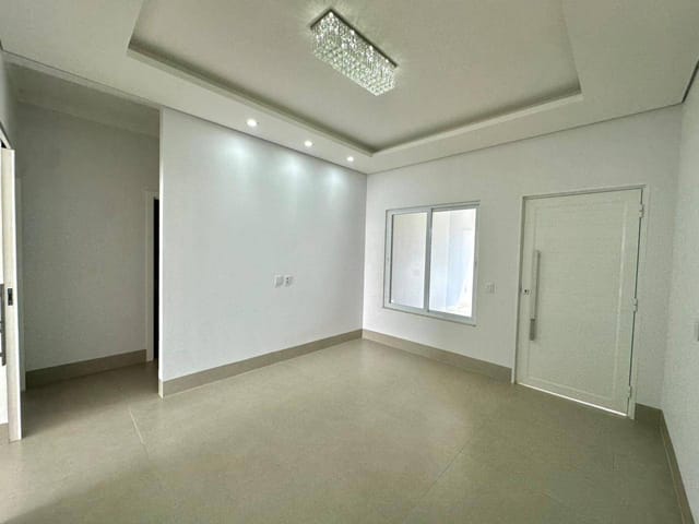 Casa com 250m² 3 quartos e 2 banheiros, à venda, no bairro Residencial Veneza em Nova Mutum
