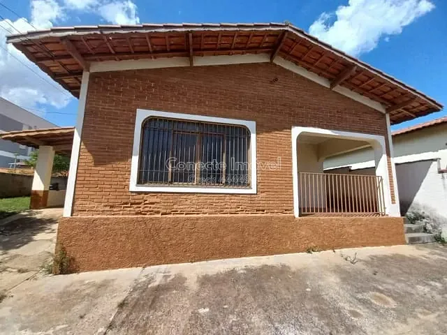 Casa com 520m² 3 quartos e 2 banheiros, à venda, no bairro Jardim Mauá II em Jaguariúna