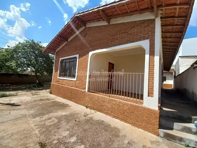 Casa com 520m² 3 quartos e 2 banheiros, à venda, no bairro Jardim Mauá II em Jaguariúna
