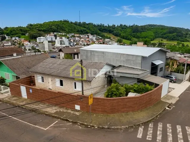 Casa 4 quartos e 1 banheiro, à venda, no bairro Guilherme Reich em Concórdia