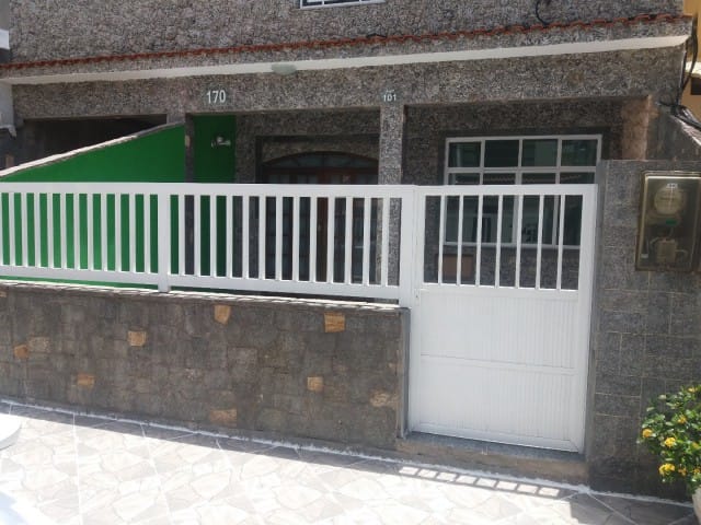 Foto do Casa - 846 - Casa para Locação no Parque Leopoldina 2 Quartos, 1 Vaga, 153M², o imóvel possui móveis planejados na cozinha e área de serviço. - BANGU - RJ | Valverde Consultoria Imobiliária Ltda